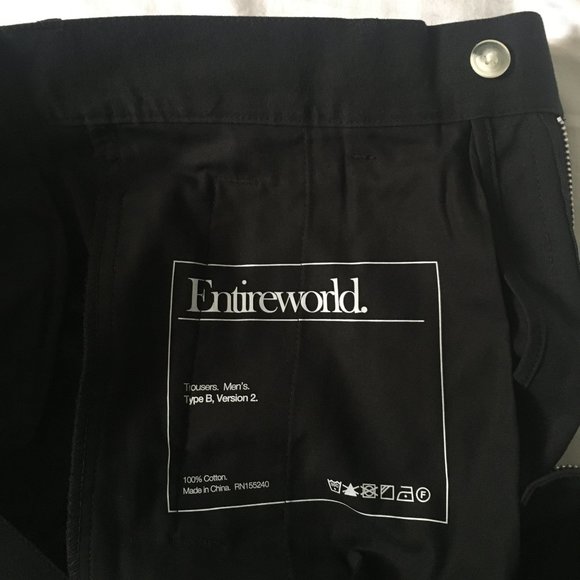 BNWT Entireworld Single Pleat Trousers - Black Size 32 - Picture 7 of 8